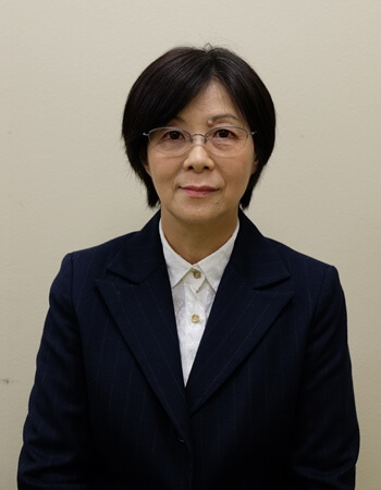 谷川 絹