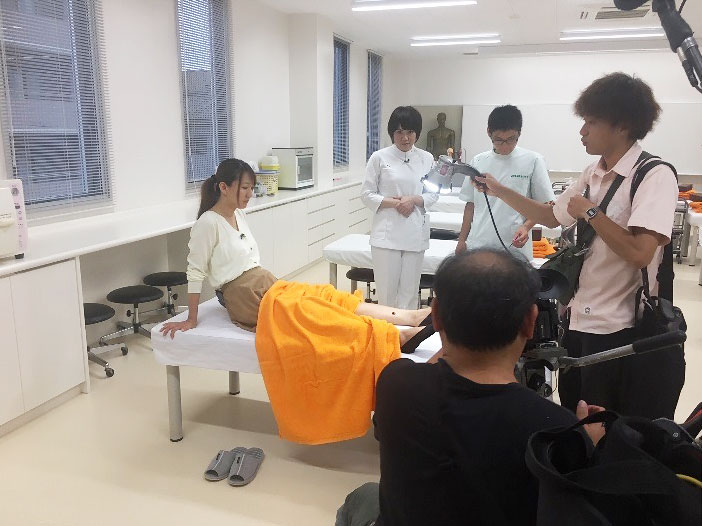 MBC鹿児島県内の専門学校特集の撮影の様子01