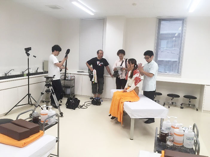 MBC鹿児島県内の専門学校特集の撮影の様子02